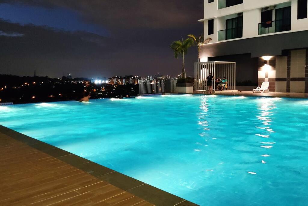 Hidayah Homestay Near Ukm And Ktm Station With High Speed Wifi - Pool & River View Банги Экстерьер фото