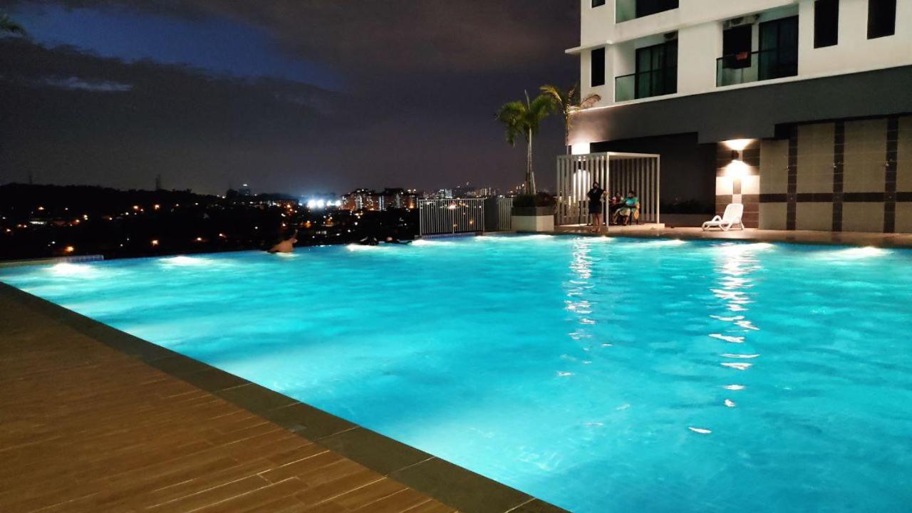 Hidayah Homestay Near Ukm And Ktm Station With High Speed Wifi - Pool & River View Банги Экстерьер фото