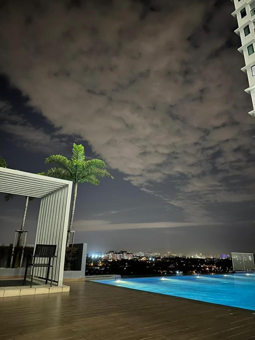 Hidayah Homestay Near Ukm And Ktm Station With High Speed Wifi - Pool & River View Банги Экстерьер фото